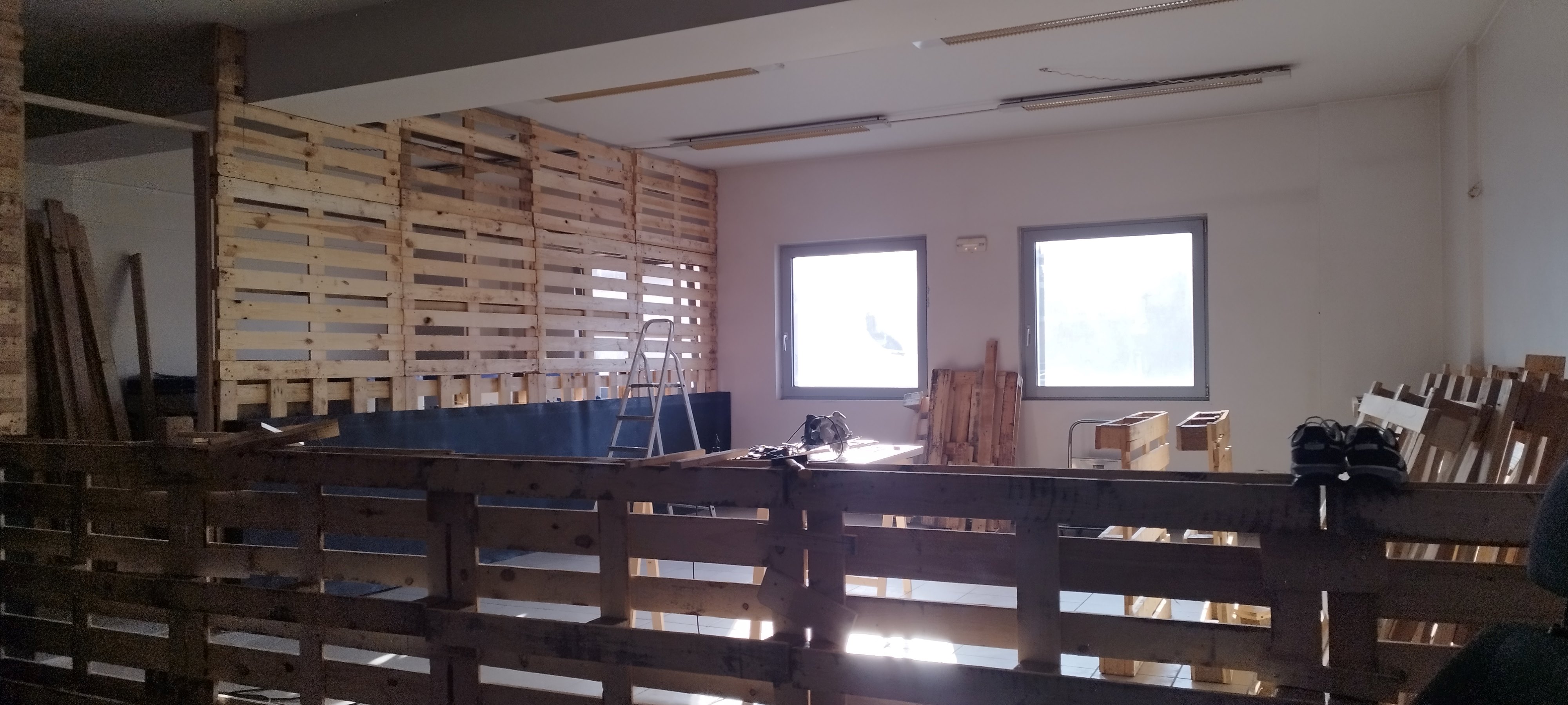 paleta under constuction